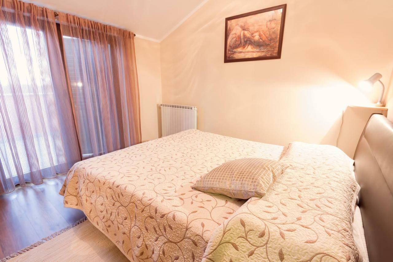 Apartments Mirjana Novigrad  Exterior photo